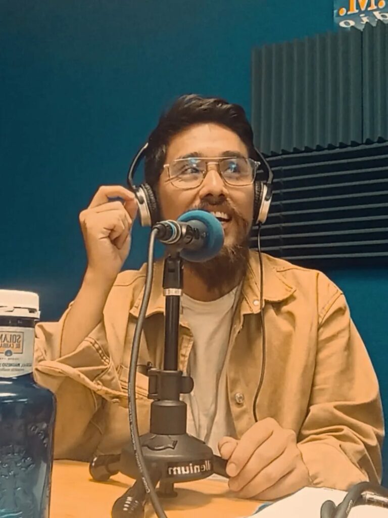 Manuel 4 – Estudios De OMC Radio
